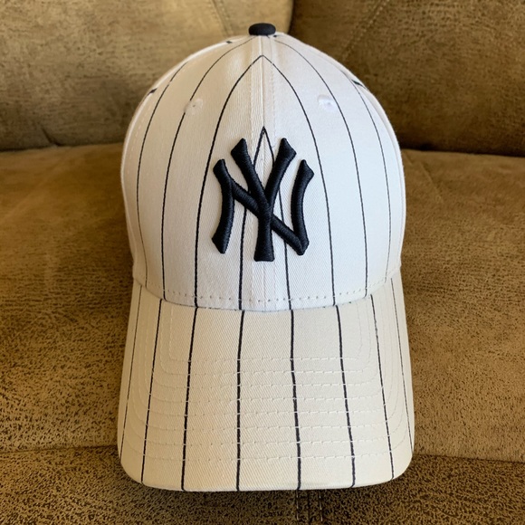 stripes yankees hat